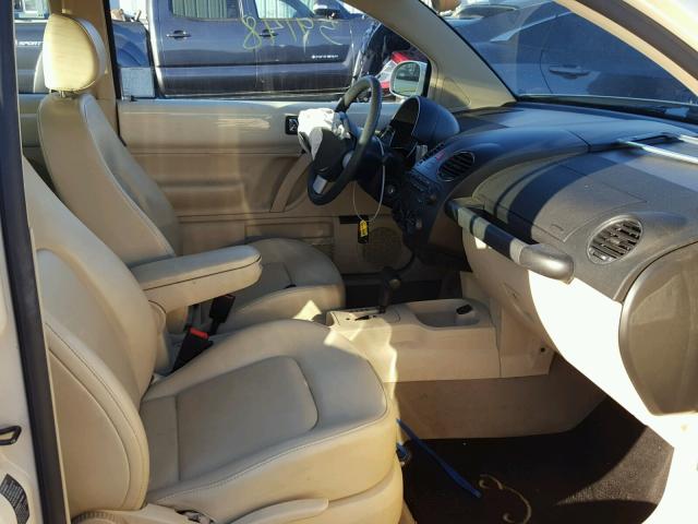 3VWRG31C06M414606 - 2006 VOLKSWAGEN NEW BEETLE 白色 照片 5