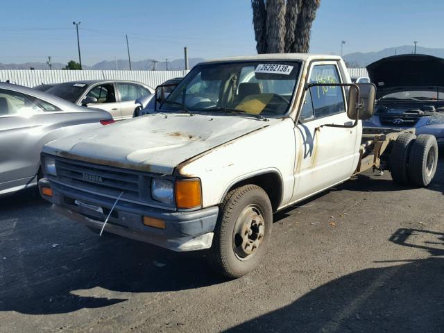 JT5RN75U3H0014317 - 1987 TOYOTA PICKUP CAB WHITE photo 2