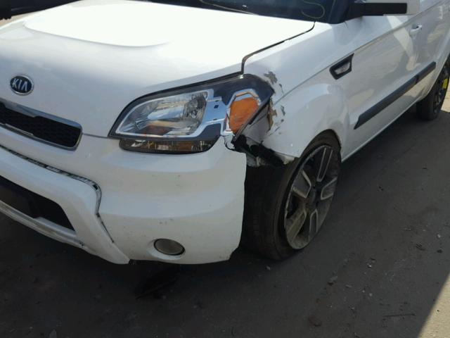 KNDJT2A24B7726851 - 2011 KIA SOUL + WHITE photo 9