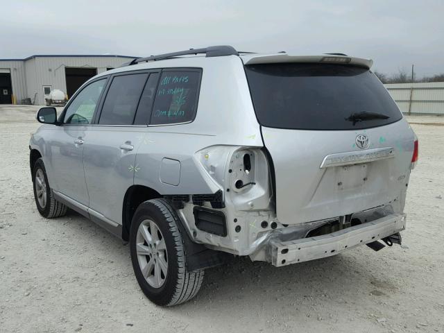 5TDBK3EH0DS184944 - 2013 TOYOTA HIGHLANDER SILVER photo 3