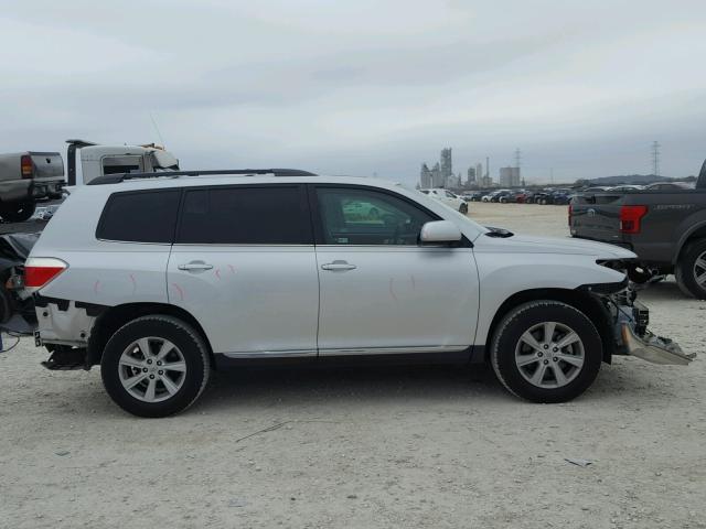 5TDBK3EH0DS184944 - 2013 TOYOTA HIGHLANDER SILVER photo 9