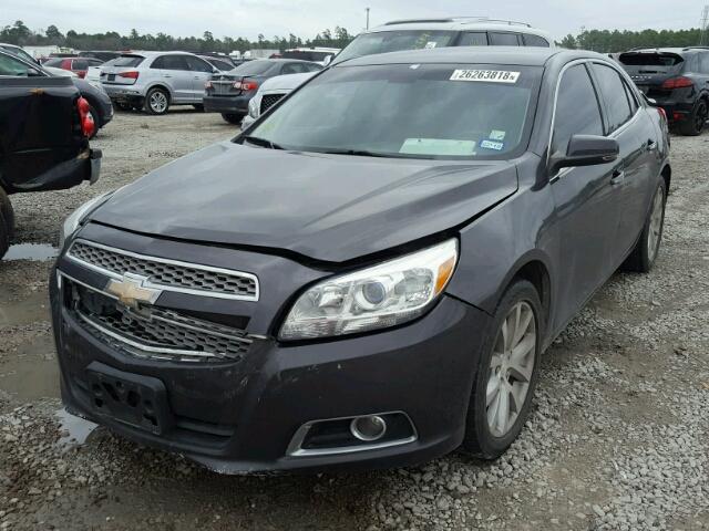 1G11H5SA8DF247813 - 2013 CHEVROLET MALIBU LTZ 灰色 照片 2