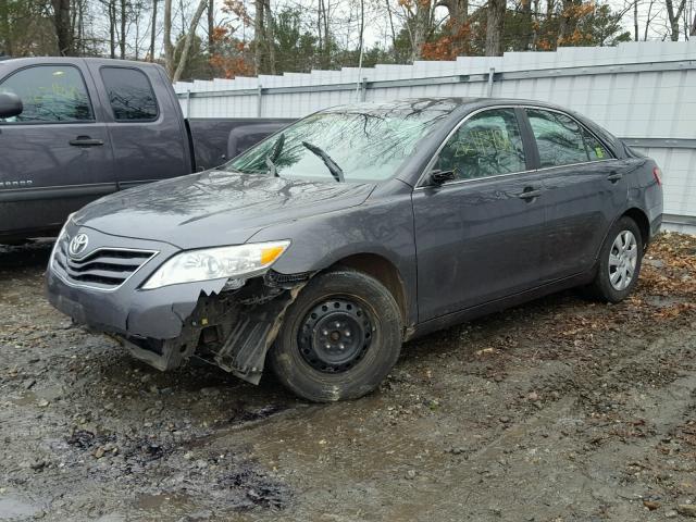 4T1BF3EK7AU046529 - 2010 TOYOTA CAMRY BASE GRAY photo 2