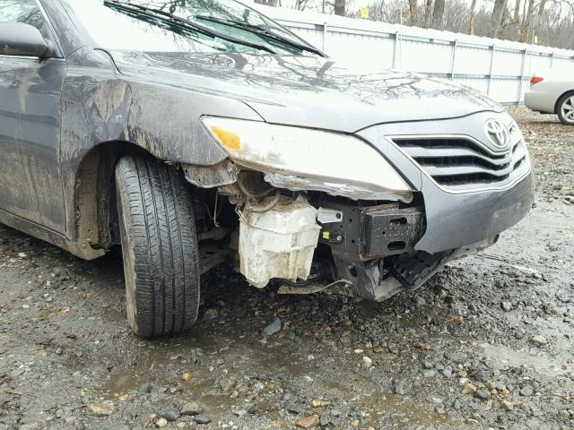 4T1BF3EK7AU046529 - 2010 TOYOTA CAMRY BASE GRAY photo 9