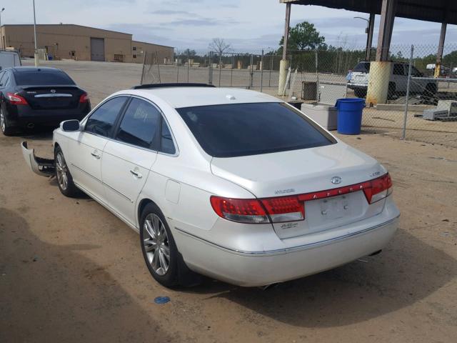 KMHFC46F28A285063 - 2008 HYUNDAI AZERA SE WHITE photo 3