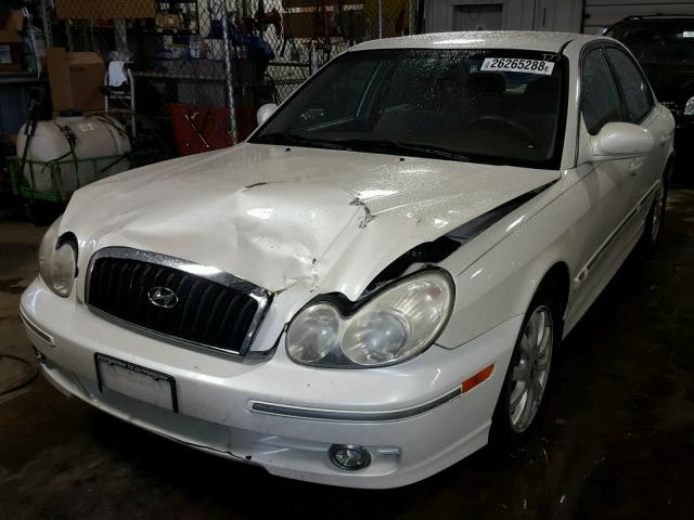 KMHWF35H42A550013 - 2002 HYUNDAI SONATA GLS WHITE photo 2