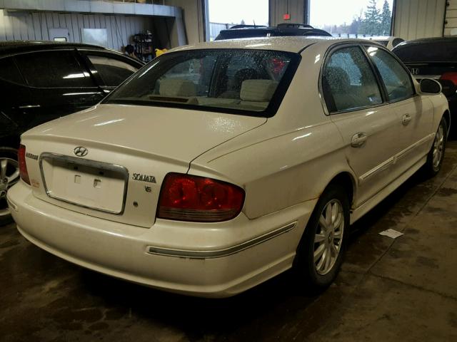 KMHWF35H42A550013 - 2002 HYUNDAI SONATA GLS WHITE photo 4