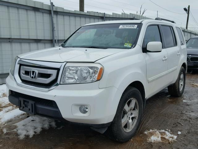 5FNYF4H59BB024472 - 2011 HONDA PILOT EXL WHITE photo 2