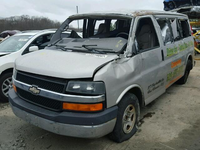 1GNFG15T661131281 - 2006 CHEVROLET EXPRESS G1 SILVER photo 2