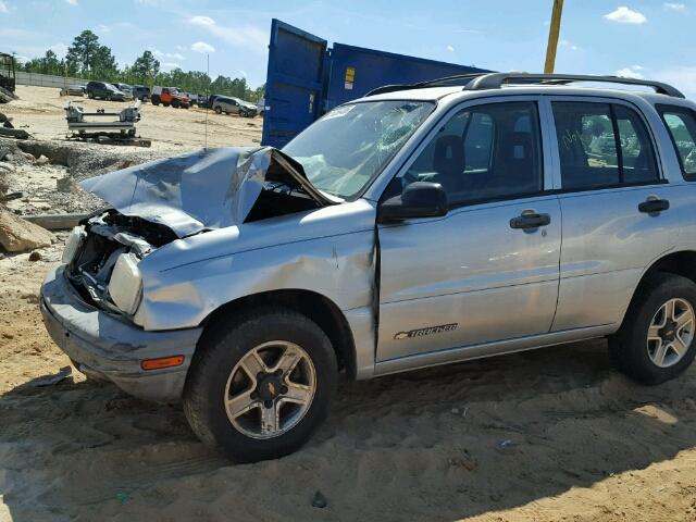 2CNBJ13C726933496 - 2002 CHEVROLET TRACKER SILVER photo 10