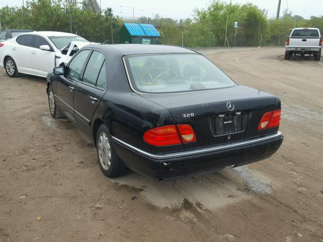 WDBJF65F7WA614628 - 1998 MERCEDES-BENZ E 320 BLACK photo 3