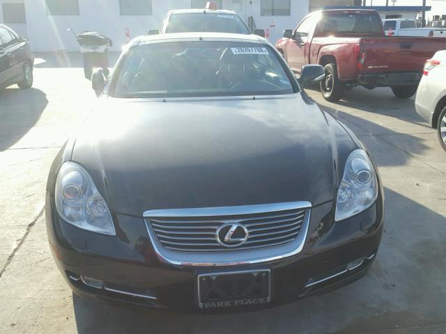 JTHFN2EY4A9021676 - 2010 LEXUS SC 430 BLACK photo 9