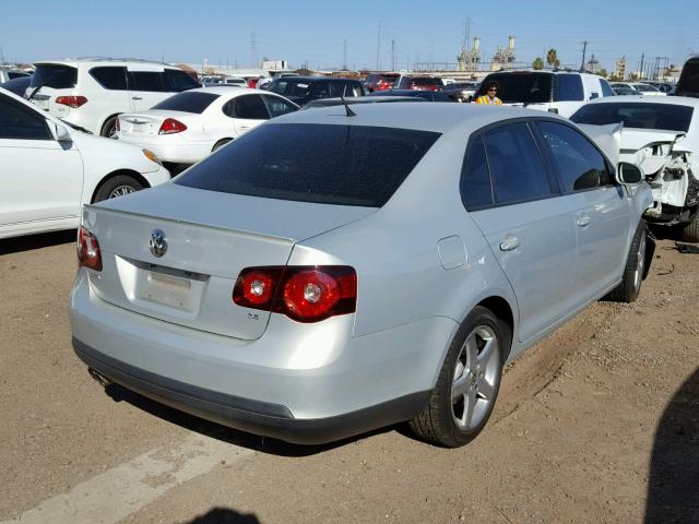 3VWAZ7AJ0AM125649 - 2010 VOLKSWAGEN JETTA LIMI GRAY photo 4