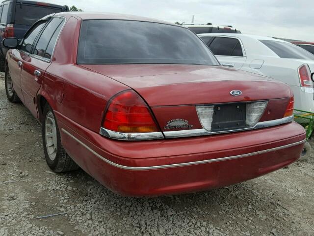 2FAFP74W3YX211077 - 2000 FORD CROWN VICT RED photo 3