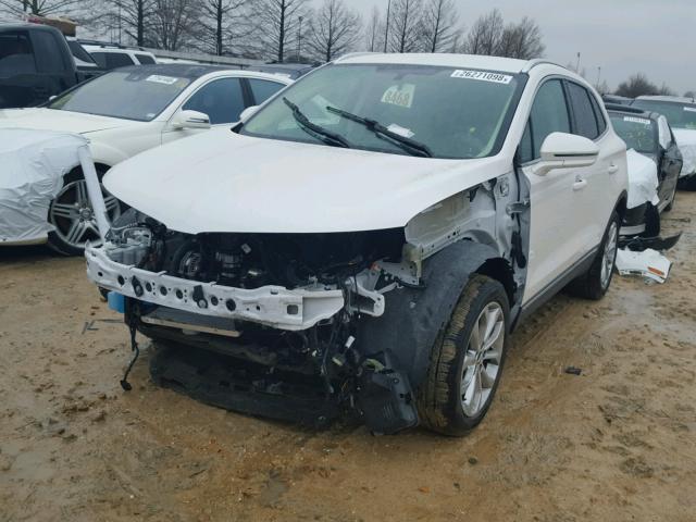 5LMCJ2C93HUL71053 - 2017 LINCOLN MKC SELECT WHITE photo 2