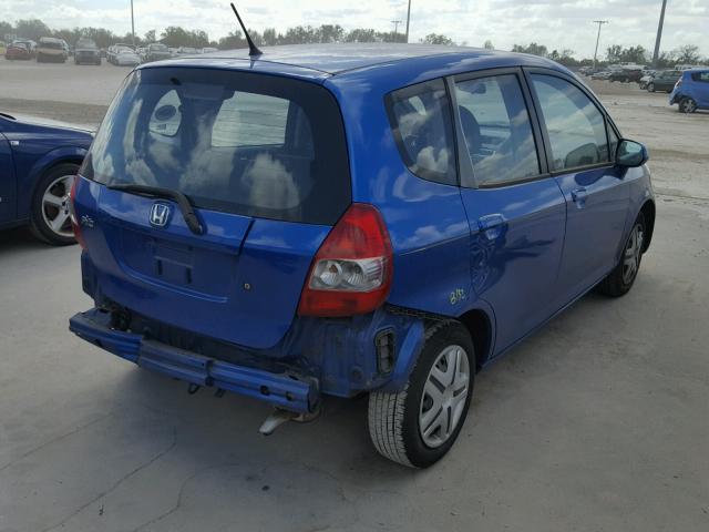 JHMGD384X7S015422 - 2007 HONDA FIT BLUE photo 4