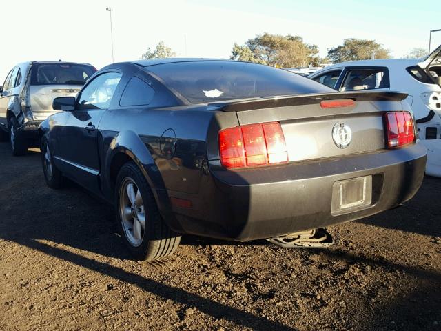 1ZVFT80NX75247242 - 2007 FORD MUSTANG GRAY photo 3