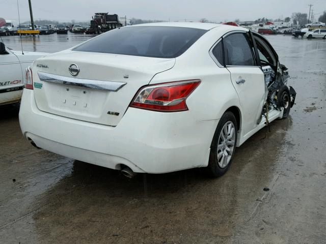 1N4AL3AP3DC228142 - 2013 NISSAN ALTIMA 2.5 WHITE photo 4