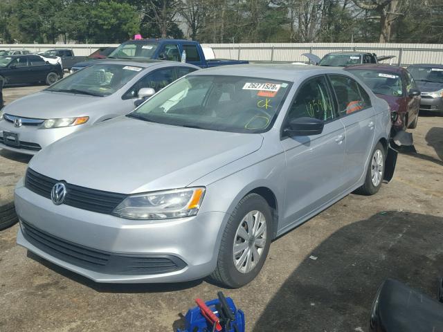 3VW2K7AJ1DM281115 - 2013 VOLKSWAGEN JETTA BASE ვერცხლისფერი ფოტო 2