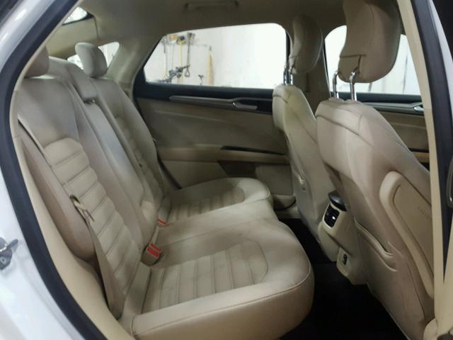 1FA6P0H73F5109559 - 2015 FORD FUSION SE WHITE photo 6