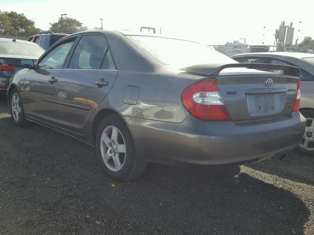 JTDBF30K820066289 - 2002 TOYOTA CAMRY LE GRAY photo 3