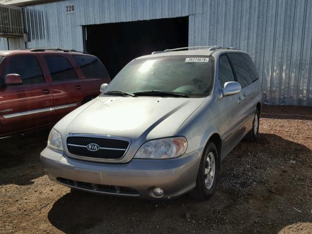 KNDUP131646610592 - 2004 KIA SEDONA EX SILVER photo 2