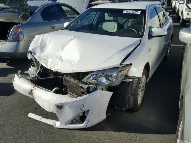 4T1BD1FK5CU034195 - 2012 TOYOTA CAMRY HYBR WHITE photo 2