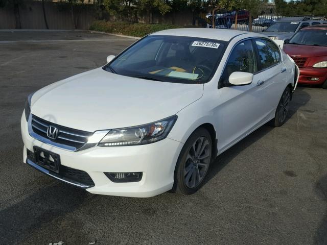 1HGCR2F55FA273814 - 2015 HONDA ACCORD SPO WHITE photo 2