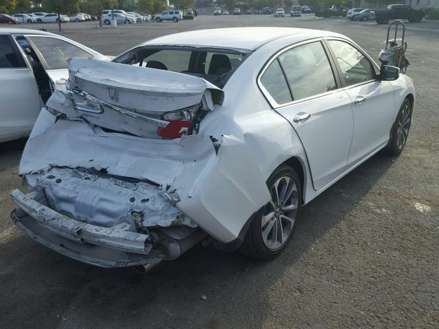 1HGCR2F55FA273814 - 2015 HONDA ACCORD SPO WHITE photo 4