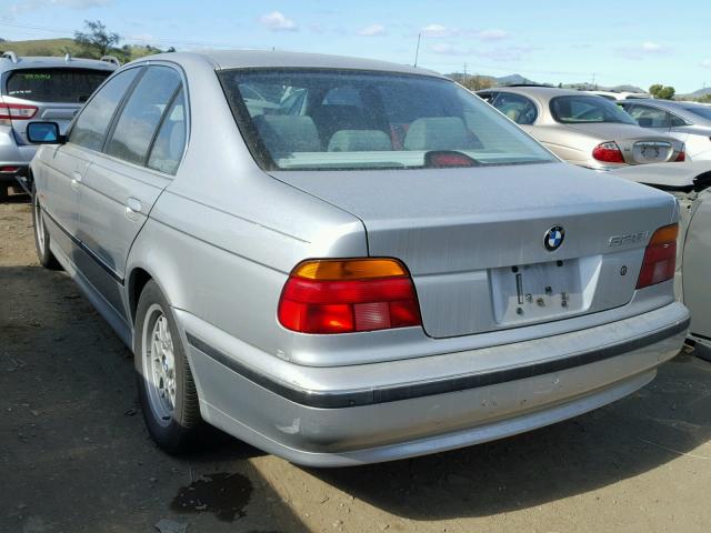 WBADM633XXBY29376 - 1999 BMW 528 I AUTO SILVER photo 3