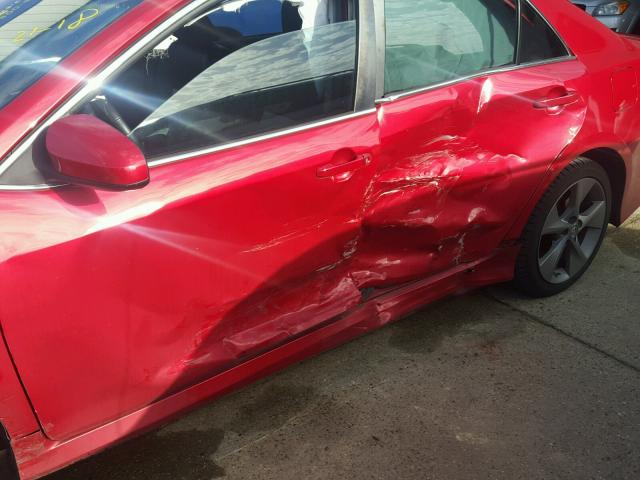4T1BF1FK2CU627992 - 2012 TOYOTA CAMRY BASE RED photo 9
