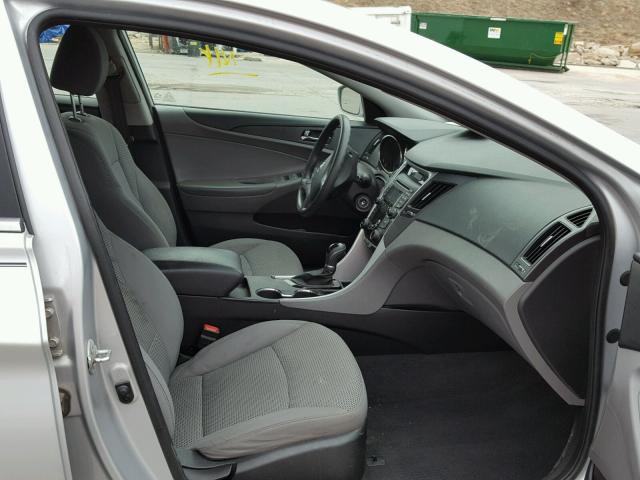 5NPEB4AC7CH469013 - 2012 HYUNDAI SONATA GLS SILVER photo 5