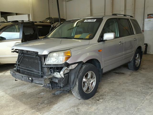 5FNYF28576B014789 - 2006 HONDA PILOT EX SILVER photo 2