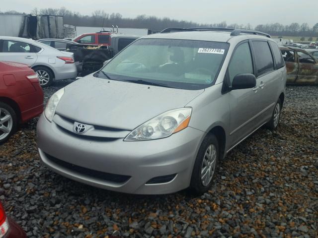 5TDZK23C18S160402 - 2008 TOYOTA SIENNA CE SILVER photo 2