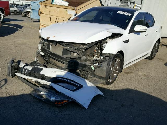 5XXGR4A64DG191764 - 2013 KIA OPTIMA SX WHITE photo 2