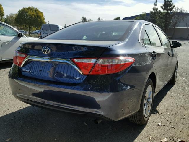 4T4BF1FK5FR510739 - 2015 TOYOTA CAMRY LE BLUE photo 4