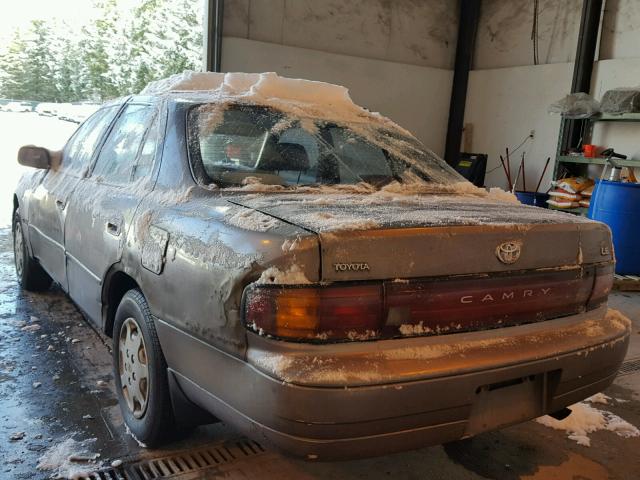 JT2SK12E7N0053215 - 1992 TOYOTA CAMRY LE GRAY photo 3