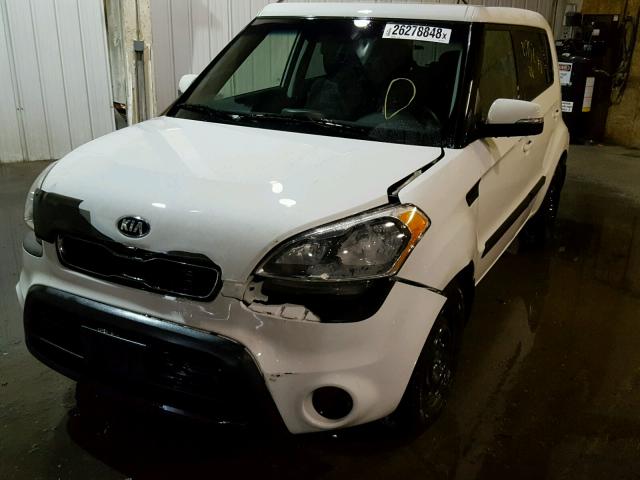 KNDJT2A64D7777014 - 2013 KIA SOUL + WHITE photo 2