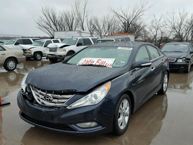 5NPEC4AC7BH229701 - 2011 HYUNDAI SONATA SE GRAY photo 2