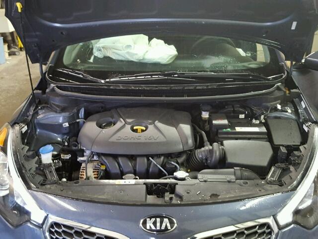 KNAFK4A60G5617214 - 2016 KIA FORTE LX BLUE photo 7