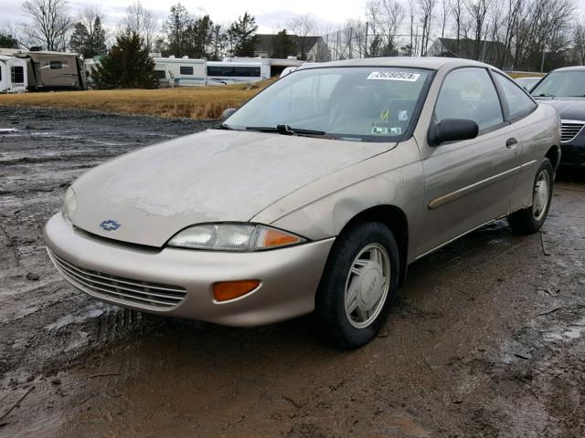 1G1JC1242VM123048 - 1997 CHEVROLET CAVALIER B BEIGE photo 2