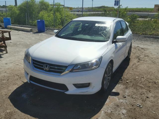 1HGCR2F59FA017644 - 2015 HONDA ACCORD SPO WHITE photo 2