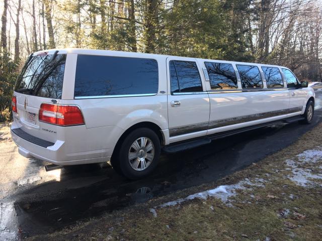 5LDJJ3H50CEL07235 - 2012 LINCOLN NAVIGATOR WHITE photo 4