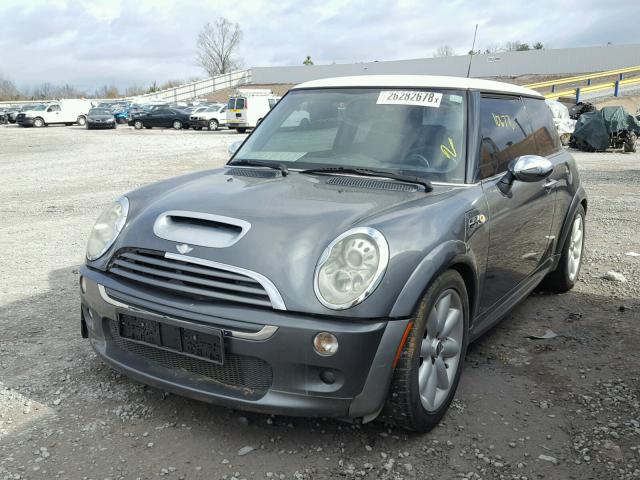 WMWRE33526TL23262 - 2006 MINI COOPER S GRAY photo 2