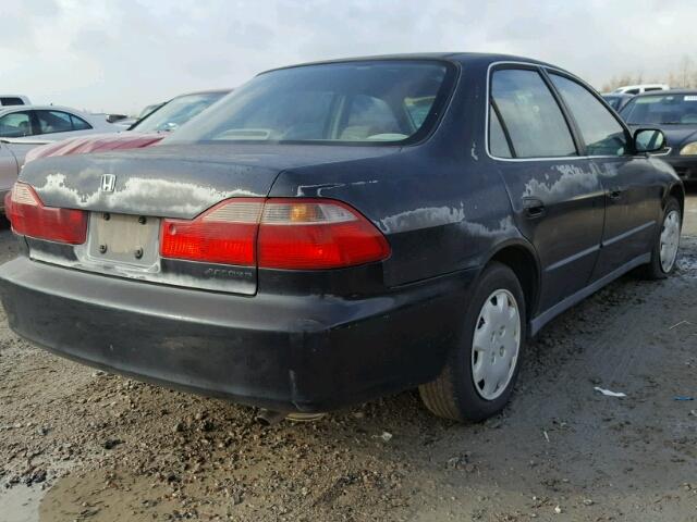 1HGCG5640WA161677 - 1998 HONDA ACCORD LX BLACK photo 4