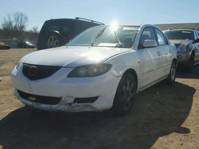 JM1BK12G761447916 - 2006 MAZDA 3 I WHITE photo 2