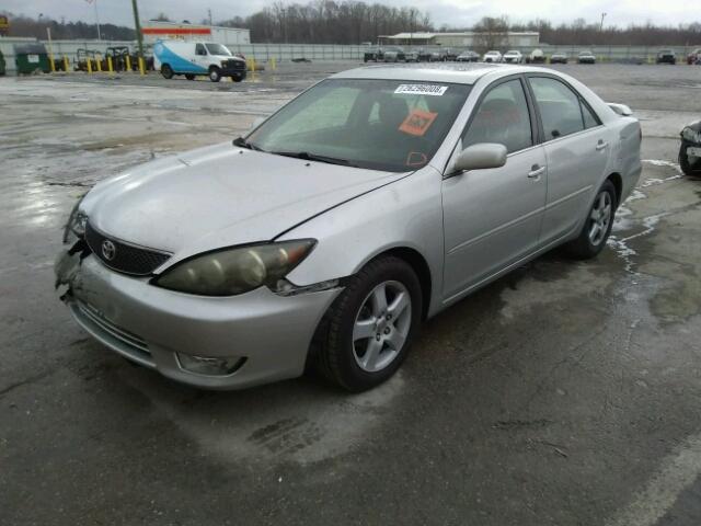 4T1BE30K75U994560 - 2005 TOYOTA CAMRY LE SILVER photo 2