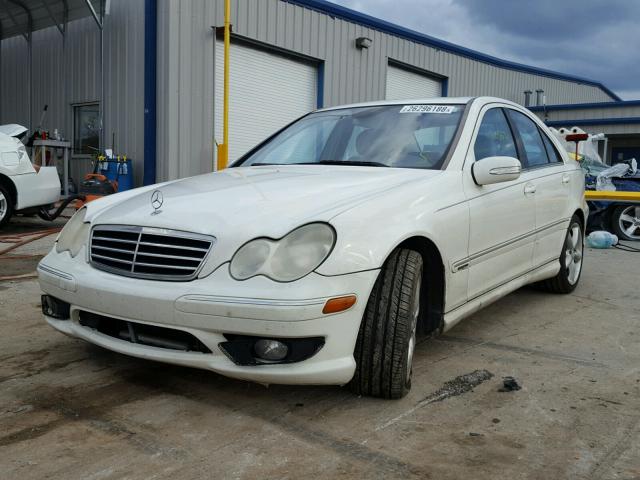 WDBRF52H76A869699 - 2006 MERCEDES-BENZ C GENERATI WHITE photo 2