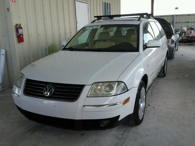 WVWYH63B83E307872 - 2003 VOLKSWAGEN PASSAT GLX WHITE photo 2