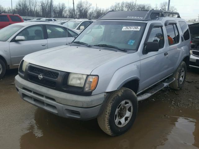 5N1ED28Y5YC601409 - 2000 NISSAN XTERRA XE SILVER photo 2